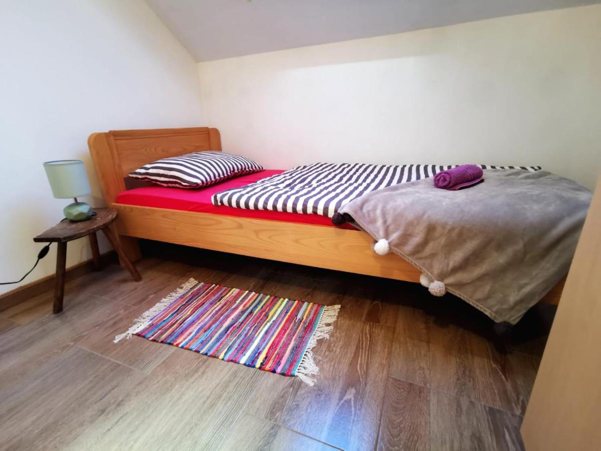 Planinski Kutak Lägenhet Lovinac (Lika-Senj)